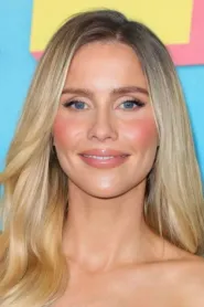 Claire Holt as Kate in 47 Meters Down