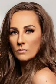 Consuelo Duval as Reina in ¿Y Cómo Es Él?