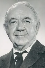 Cecil Kellaway as Dr. Chumley in Harvey