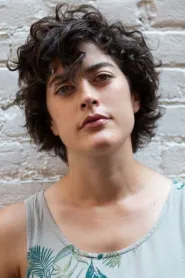 Molly Webster as Roxanne in C'mon C'mon