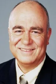 John Sumner as Les Feldman - MIL Engineer in District 9