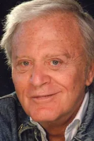 Jean-Paul Solal as Le monsieur qui s'énerve in Yannick