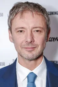 John Simm as Bernard in 24 Hour Party People