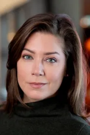 Jennie Silfverhjelm as Lisa Connor in Rymdresan
