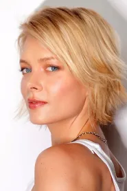 Nina Bergman as Carley in Doom: Annihilation