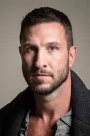 Pablo Schreiber as Ray Merrimen in Den of Thieves