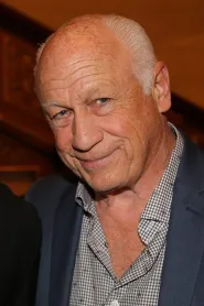 Joey Travolta as Ronnie in They Still Call Me Bruce