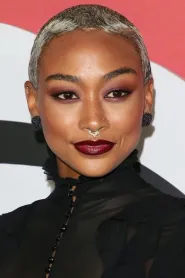 Tati Gabrielle as Jo Braddock in Uncharted