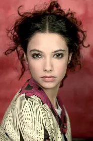 Yohana Cobo as Paula in Volver