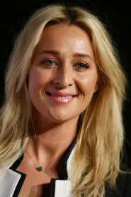 Asher Keddie as Angela in Rams