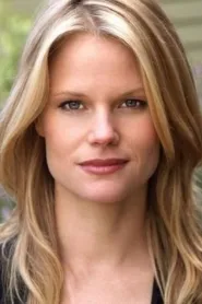 Joelle Carter as Luce Kempers in Quarantine