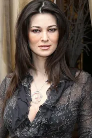 Manuela Arcuri as Aixa-Beatriz in Mad Love