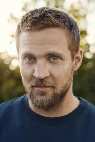 Tobias Santelmann as Knut Haugland in Kon-Tiki