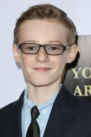 Kyle Catlett as Griffin Bowen in Poltergeist