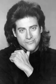 Richard Lewis as Peter in Leaving Las Vegas