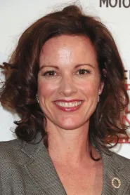 Kate Hodge as Michelle in Leatherface: The Texas Chainsaw Massacre III