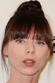 Alexi Wasser as Marni in Choose