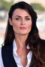 Lyne Renee as Jackie in The Gentlemen