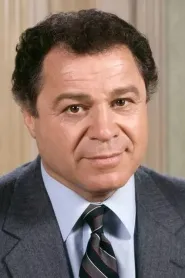 Art Metrano as Birnbaum in Breathless