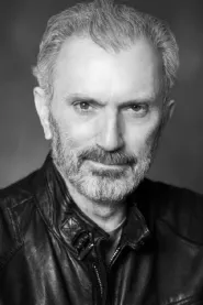 Antonio Valero as Segura in El Coyote: El tribunal del Coyote