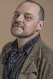 Matheus Nachtergaele as João Grilo in A Dog's Will
