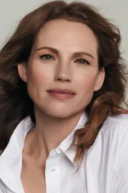 Kate Groombridge as Elissa in Virgin Territory