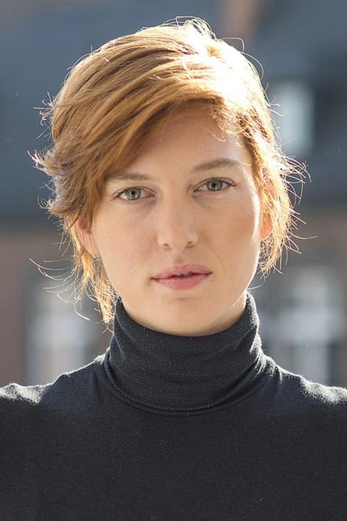 Erika Sainte - Acting Profile Photo