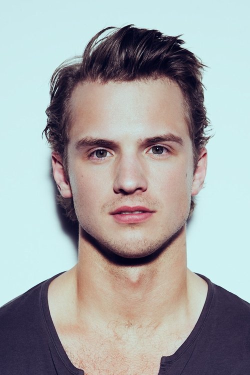 Freddie Stroma - Acting Profile Photo