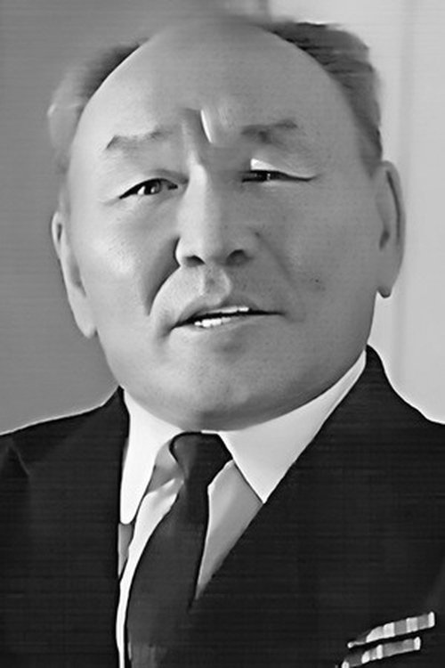 Maksim Munzuk - Acting Profile Photo