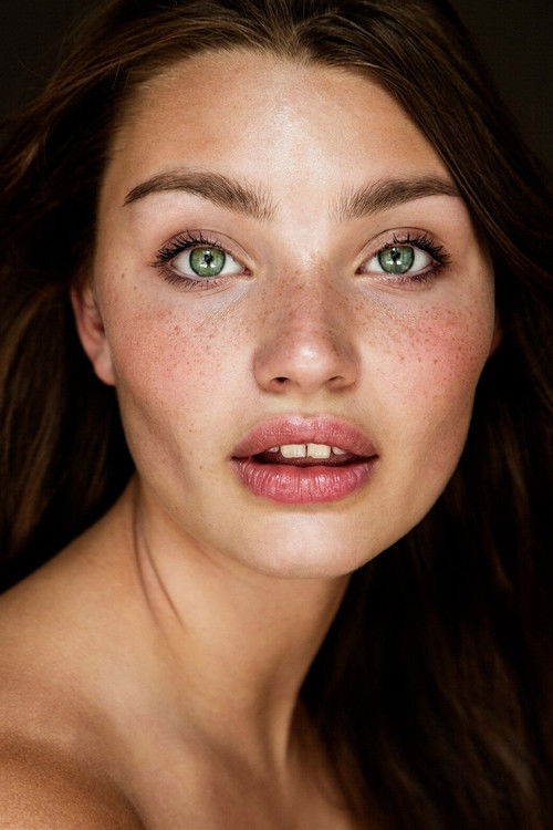 Leia Holtwick - Acting Profile Photo